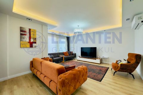 LEVANTENDEN MENDERESTE İÇ MİMAR YAPIMI TEK BLOK HAVUZLU 4+1