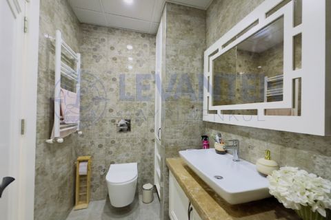 LEVANTENDEN MERKEZİ KONUM SİTE HAVUZ KOMBİ LÜKS 4+1