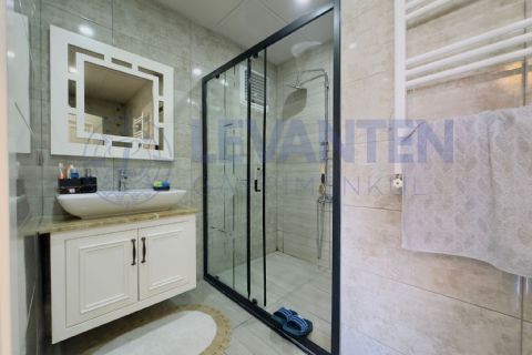 LEVANTENDEN MERKEZİ KONUM SİTE HAVUZ KOMBİ LÜKS 4+1