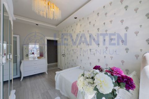 LEVANTENDEN MERKEZİ KONUM SİTE HAVUZ KOMBİ LÜKS 4+1