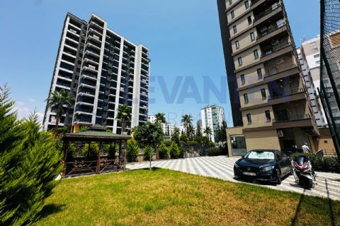 LEVANTENDEN Merkezi Konumda Havuzlu 1+1 Daire - Denize Yakın