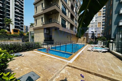 LEVANTENDEN Merkezi Konumda Havuzlu 1+1 Daire - Denize Yakın