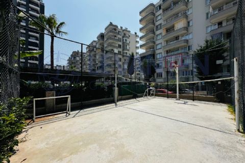 LEVANTENDEN Merkezi Konumda Havuzlu 1+1 Daire - Denize Yakın