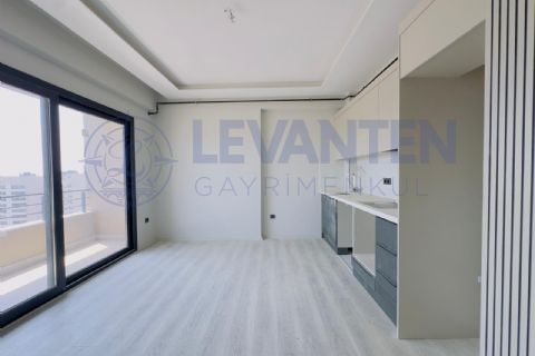 LEVANTENDEN Merkezi Konumda Havuzlu 1+1 Daire - Denize Yakın