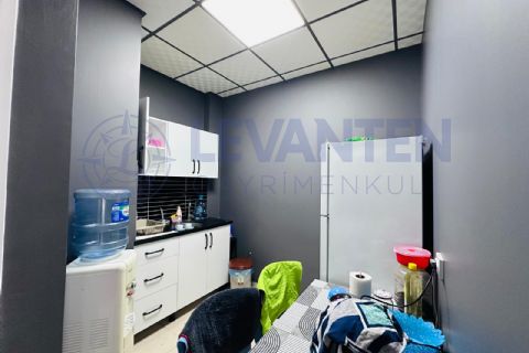 LEVANTENDEN MEZİTLİ 2. ÇEVRE YOLU CEPHELİ 70+170 M2 ALAN