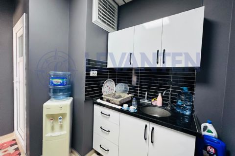 LEVANTENDEN MEZİTLİ 2. ÇEVRE YOLU CEPHELİ 70+170 M2 ALAN