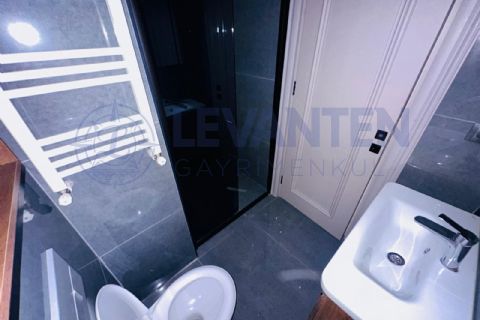 LEVANTENDEN MEZİTLİ KAYMAKAMLIK ARKASI TEMİZ 1+1