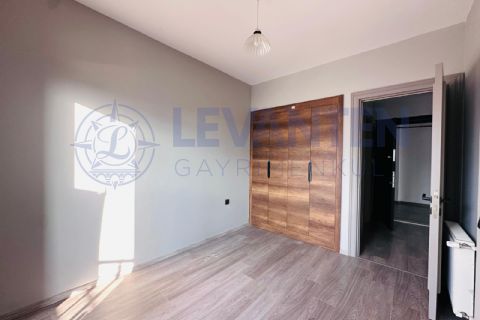 LEVANTENDEN MEZİTLİ KAYMAKAMLIK ARKASI TEMİZ 1+1