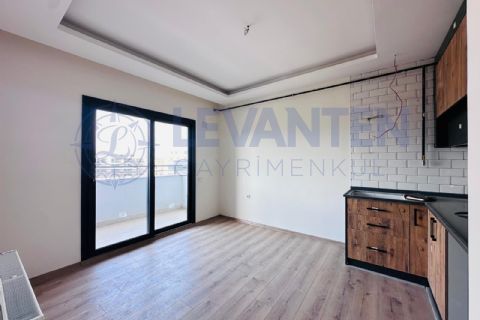 LEVANTEN'DEN SATILIK HAVUZLU 1+1 DAİRE