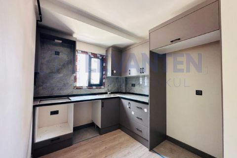 LEVANTENDEN SIFIR HAVUZLU SİTEDE EBEVEYN BANYO YERDEN ISITMA 2+1