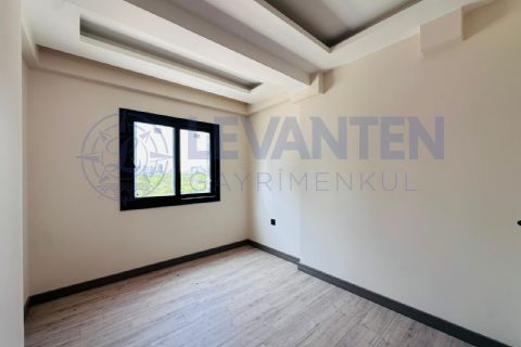 LEVANTENDEN SIFIR HAVUZLU SİTEDE EBEVEYN BANYO YERDEN ISITMA 2+1