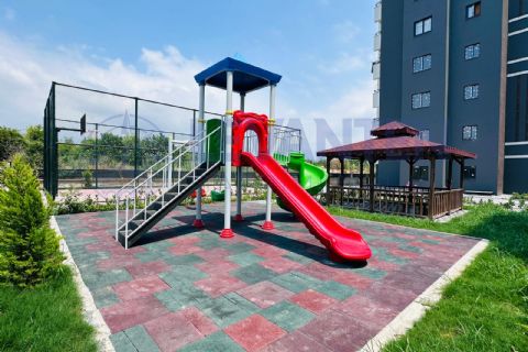 LEVANTENDEN SIFIR HAVUZLU SİTEDE EBEVEYN BANYO YERDEN ISITMA 2+1