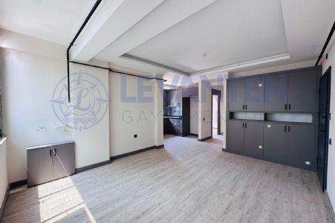 LEVANTENDEN SIFIR HAVUZLU SİTEDE EBEVEYN BANYO YERDEN ISITMA 2+1