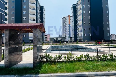 LEVANTENDEN SIFIR HAVUZLU SİTEDE EBEVEYN BANYO YERDEN ISITMA 2+1