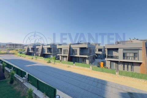 LEVANTENDEN SİTE İÇİ HAVUZLU DUBLEKS FULL EŞYALI ULTRA LÜKS 