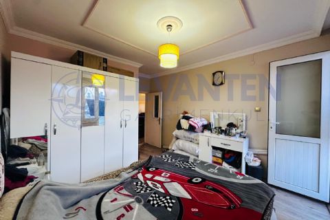 LEVANTENDEN SOLİ CENTER YAKIN İÇİ BAKIMLI 3+1 DAİRE
