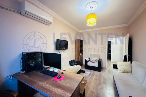 LEVANTENDEN SOLİ CENTER YAKIN İÇİ BAKIMLI 3+1 DAİRE