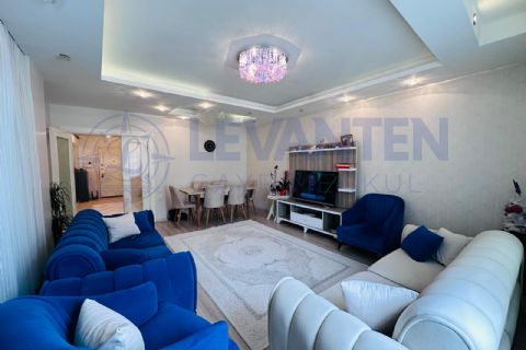 LEVANTENDEN SOLİ CENTERA YAKIN SİTE İÇİ HAVUZLU 3+1