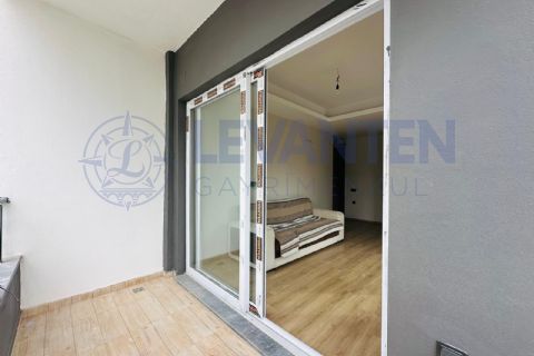 LEVANTENDEN TECE PLAJ CADDESİNDE HAVUZLU SIFIR 1+1