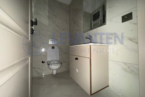LEVANTEN'DEN TECE'DE DENİZE YAKIN HAVUZLU SIFIR 1+1