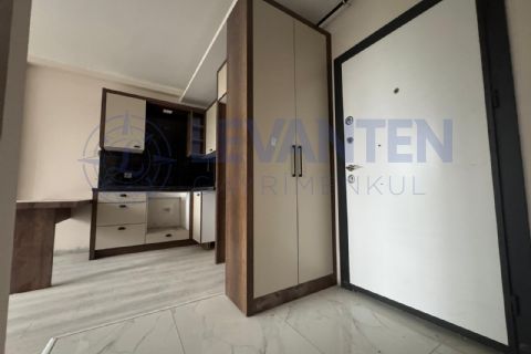 LEVANTEN'DEN TECE'DE DENİZE YAKIN HAVUZLU SIFIR 1+1