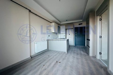 LEVANTENDEN TECEDE SIFIR HAVUZLU DENİZE YAKIN 1+1