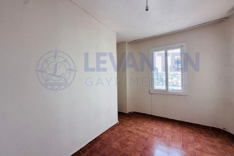 LEVANTEN'DEN TEK BLOK CEPHE AÇIK FERAH 3+1