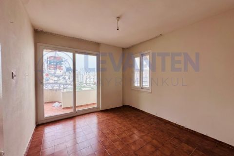 LEVANTEN'DEN TEK BLOK CEPHE AÇIK FERAH 3+1