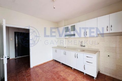 LEVANTEN'DEN TEK BLOK CEPHE AÇIK FERAH 3+1