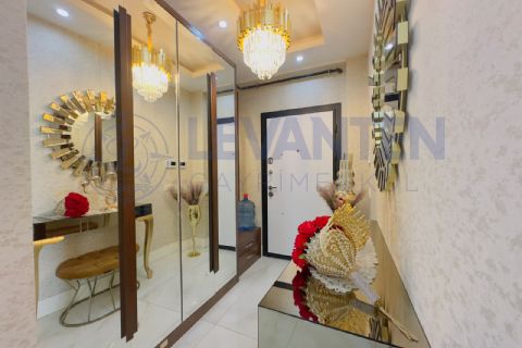 LEVANTENDEN TEK BLOK CEPHELERİ AÇIK KOMBİ GÖZDE KREŞ CİVARI 3+1