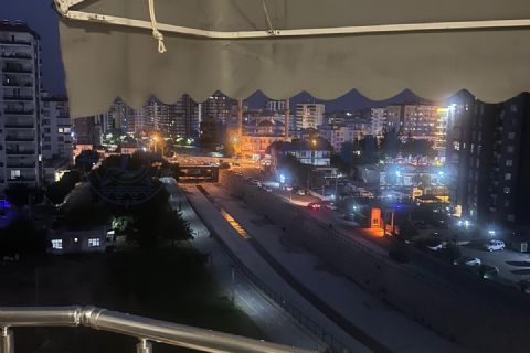 LEVANTENDEN TEK BLOK GENİŞ CAM BALKON KOMBİ 3+1