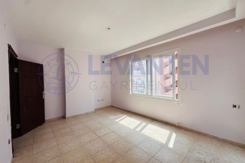 LEVANTENDEN TEK BLOK GENİŞ OTURUM ÇİFT BANYO 3+1 SATILIK