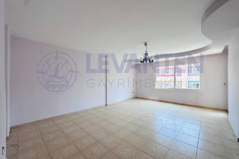 LEVANTENDEN TEK BLOK GENİŞ OTURUM ÇİFT BANYO 3+1 SATILIK