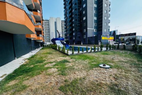 LEVANTENDEN TÖMÜKTE DENİZE YÜRÜME MESAFESİNDE AQUA HAVUZLU 2+1