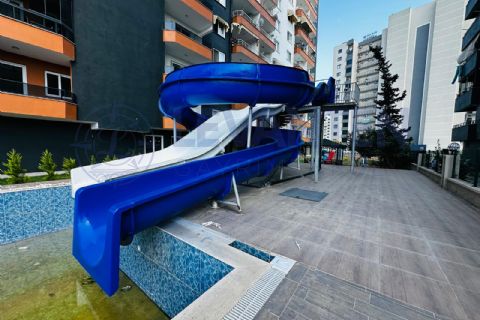 LEVANTENDEN TÖMÜKTE DENİZE YÜRÜME MESAFESİNDE AQUA HAVUZLU 2+1
