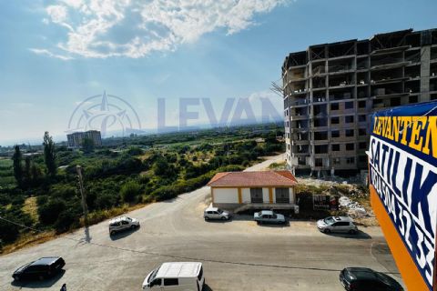 LEVANTENDEN TÖMÜKTE DENİZE YÜRÜME MESAFESİNDE AQUA HAVUZLU 2+1