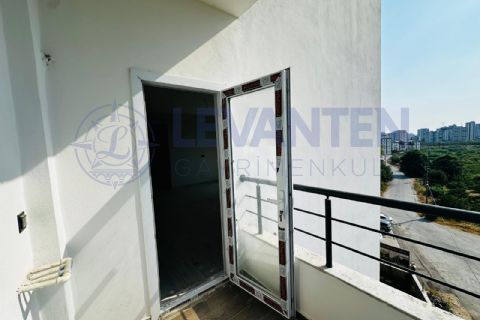 LEVANTENDEN TÖMÜKTE DENİZE YÜRÜME MESAFESİNDE AQUA HAVUZLU 2+1