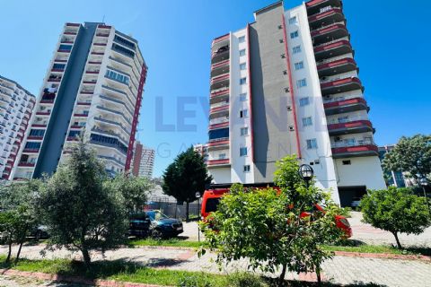 LEVANTENDEN ÜNİVERSİTE CD YOLA SIFIR CEPHELERİ AÇIK 1+1 HAVUZLU