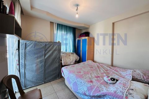 LEVANTENDEN ÜNİVERSİTE CD YOLA SIFIR CEPHELERİ AÇIK 1+1 HAVUZLU