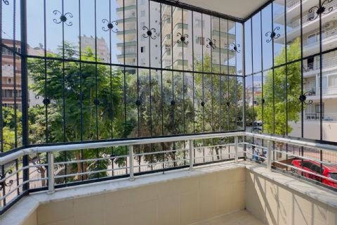LEVANTENDEN YENİŞEHİR HÜRRİYETTE KOMBİ CAM BALKON HER KAT TEK GENİŞ 3+1