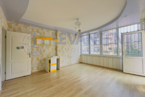 LEVANTENDEN YENİŞEHİR HÜRRİYETTE KOMBİ CAM BALKON HER KAT TEK GENİŞ 3+1