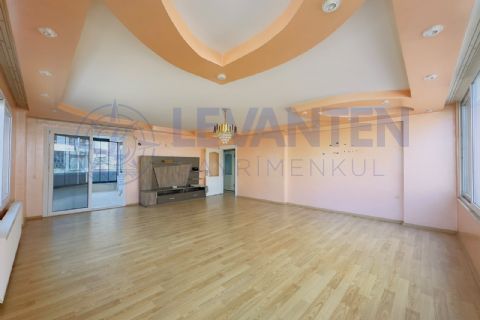 LEVANTENDEN YENİŞEHİR HÜRRİYETTE KOMBİ CAM BALKON HER KAT TEK GENİŞ 3+1
