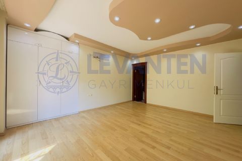 LEVANTENDEN YENİŞEHİR HÜRRİYETTE KOMBİ CAM BALKON HER KAT TEK GENİŞ 3+1