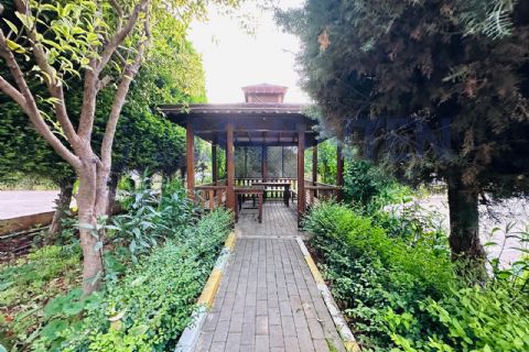 *YILLIK ÖDEME* LEVANTENDEN Havuzlu, Kapalı Garajlı 4+1 Daire